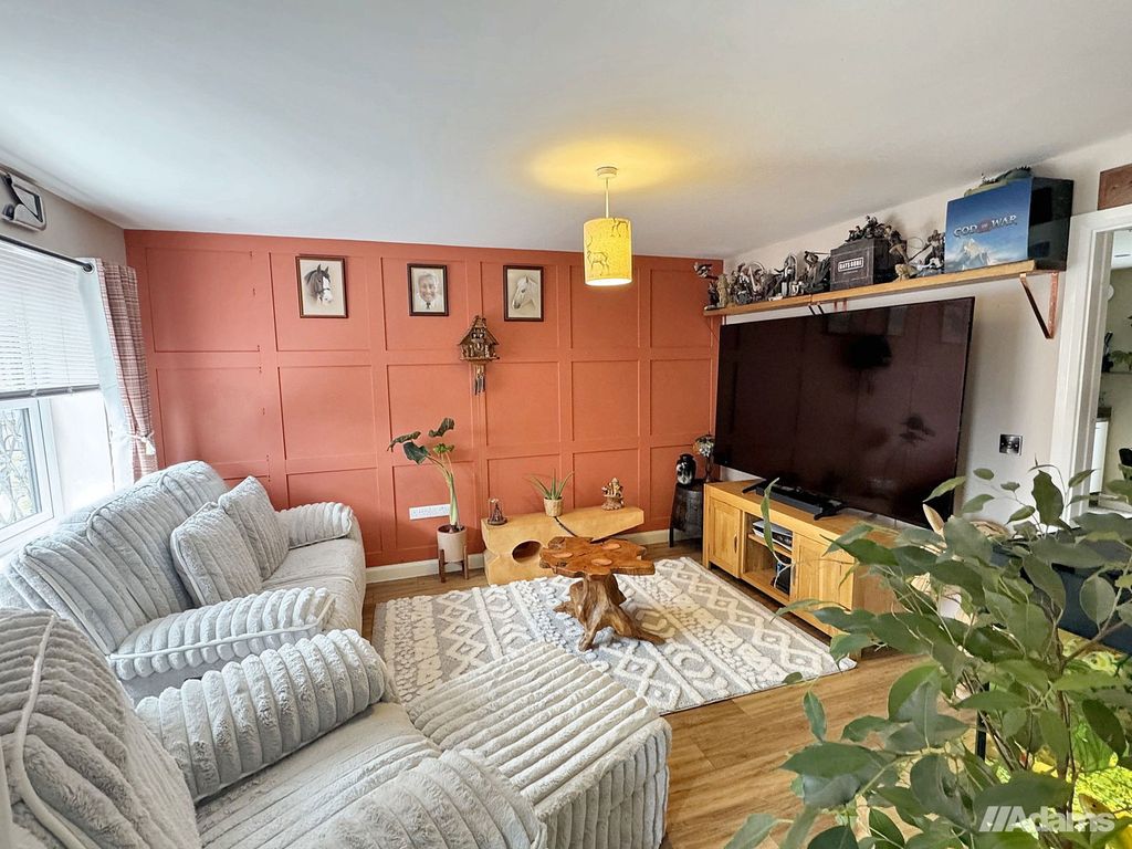 Property photo 3 of 21