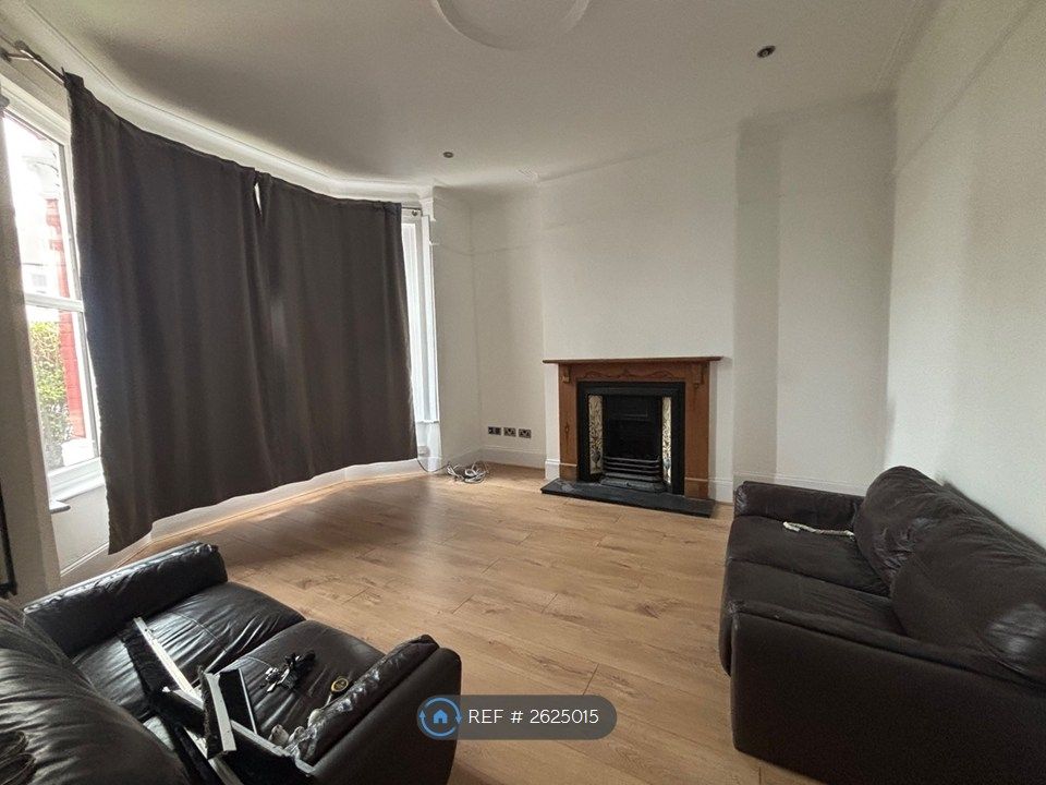 Property photo 2 of 35