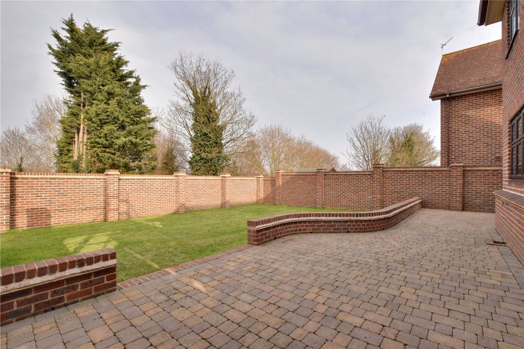 Property photo 3 of 35 Picture No. 23