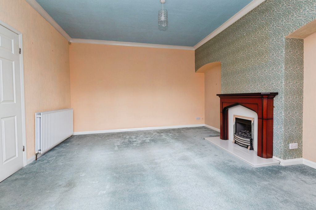 Property photo 3 of 15 Living Room