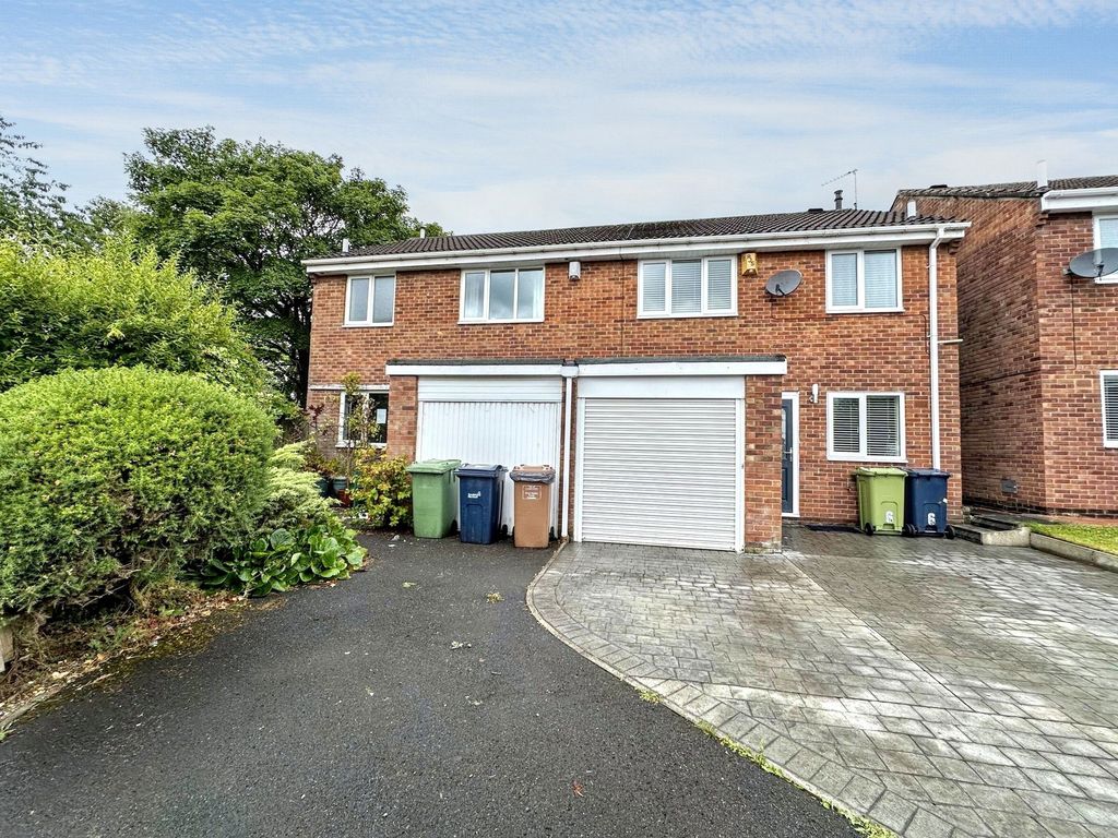 Property photo 2 of 11