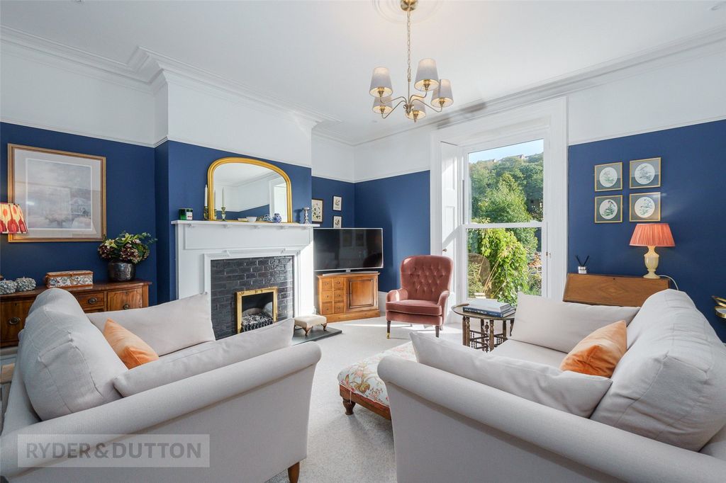Property photo 3 of 30 Sitting Room