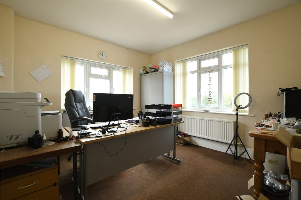 Property photo 3 of 30 Picture No. 09