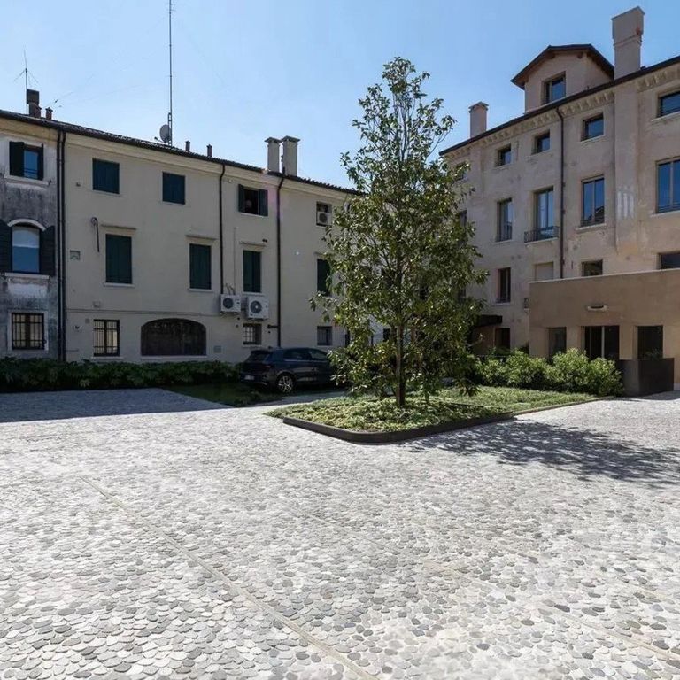 Property photo 1 of 25 Charming Apartment In Treviso, Veneto