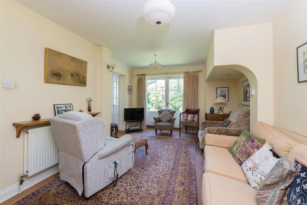Property photo 2 of 25