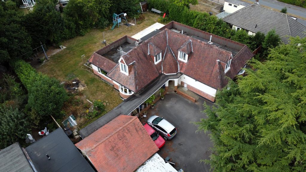 Property photo 2 of 22 Picture No. 25