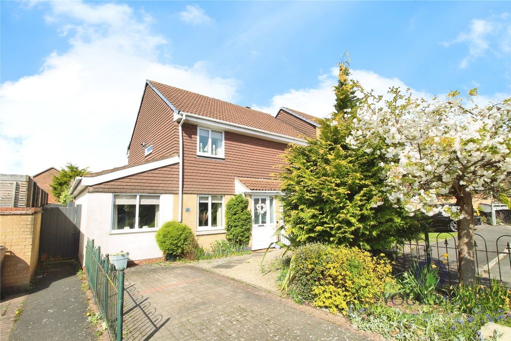 Property photo 2 of 17 Picture No. 01