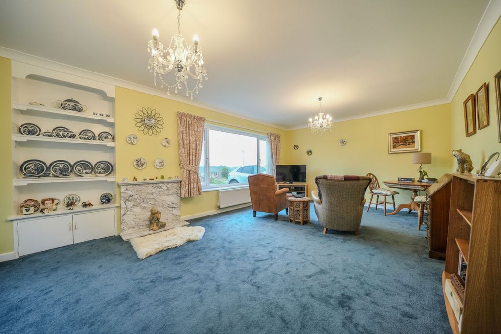 Property photo 2 of 26