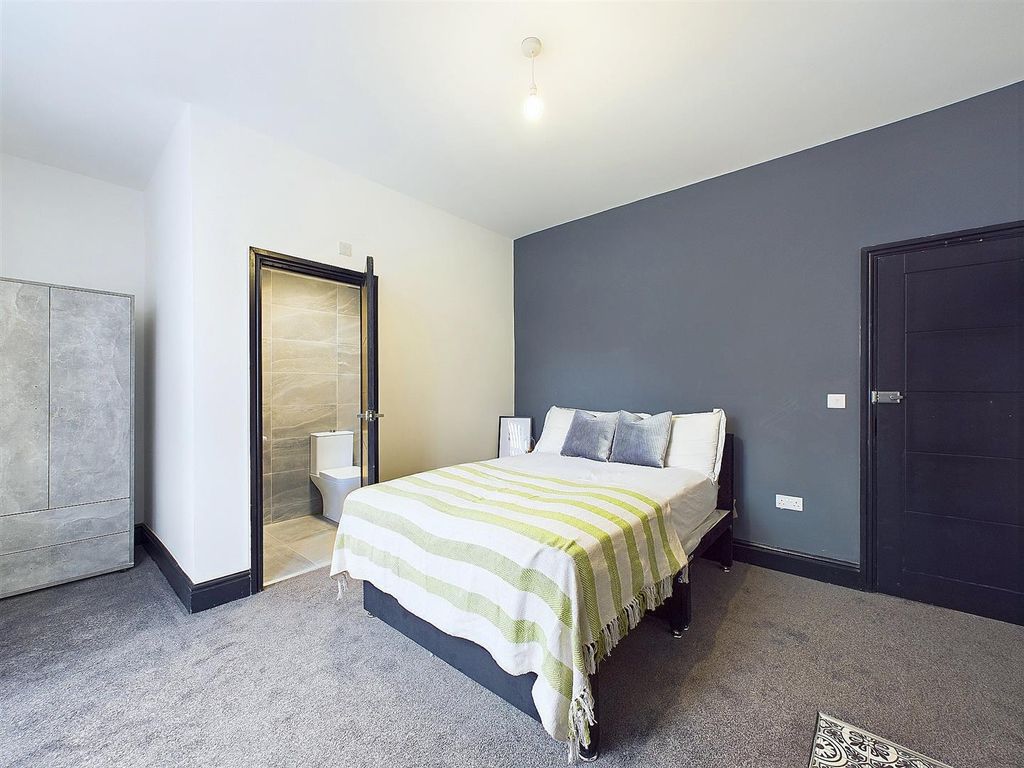 Property photo 2 of 9 Cam03736G0-Pr0029-Still001.Jpg