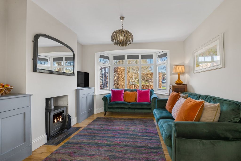 Property photo 3 of 27