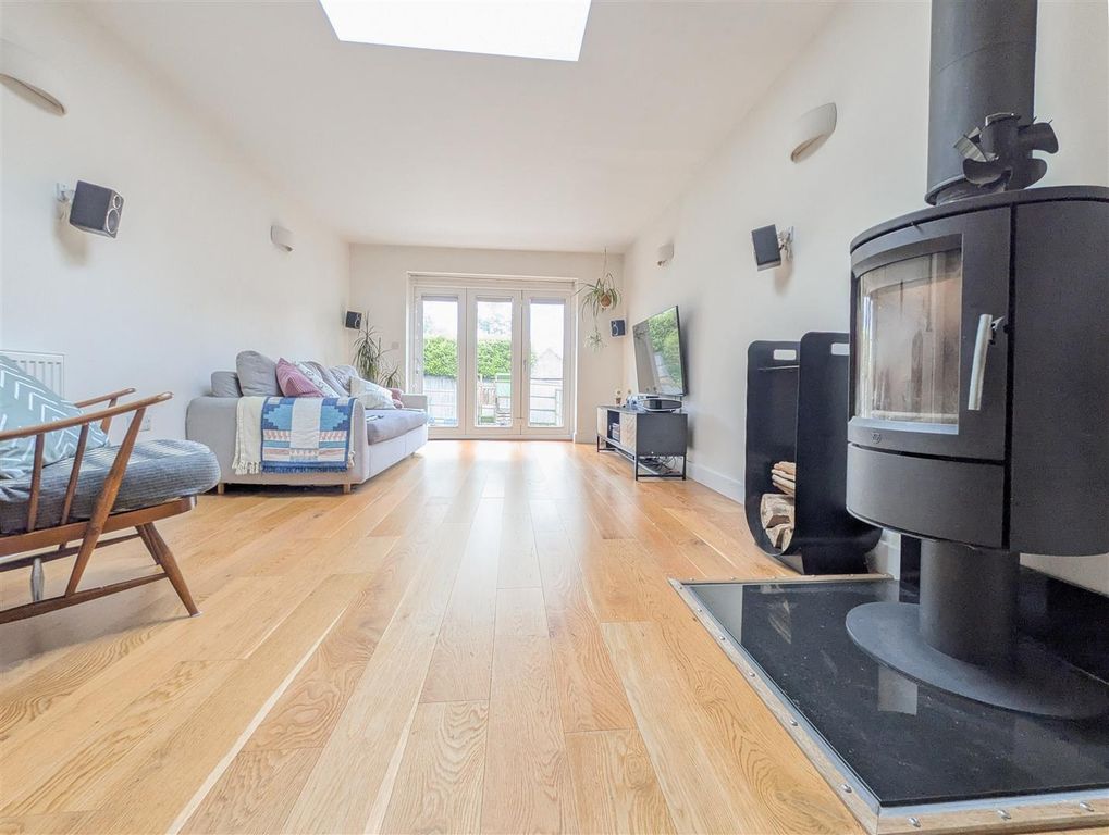 Property photo 2 of 18