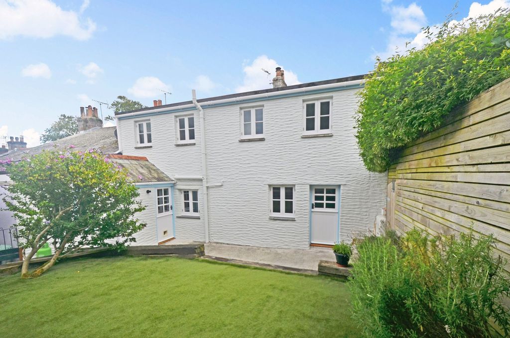Property photo 1 of 34 Photo 17