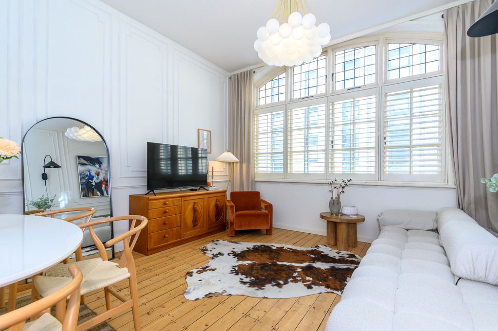 Property photo 3 of 19