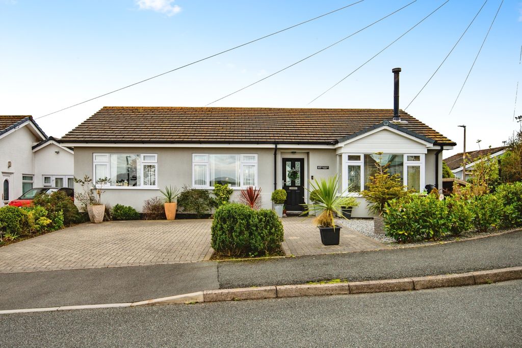 Property photo 1 of 17 Photography