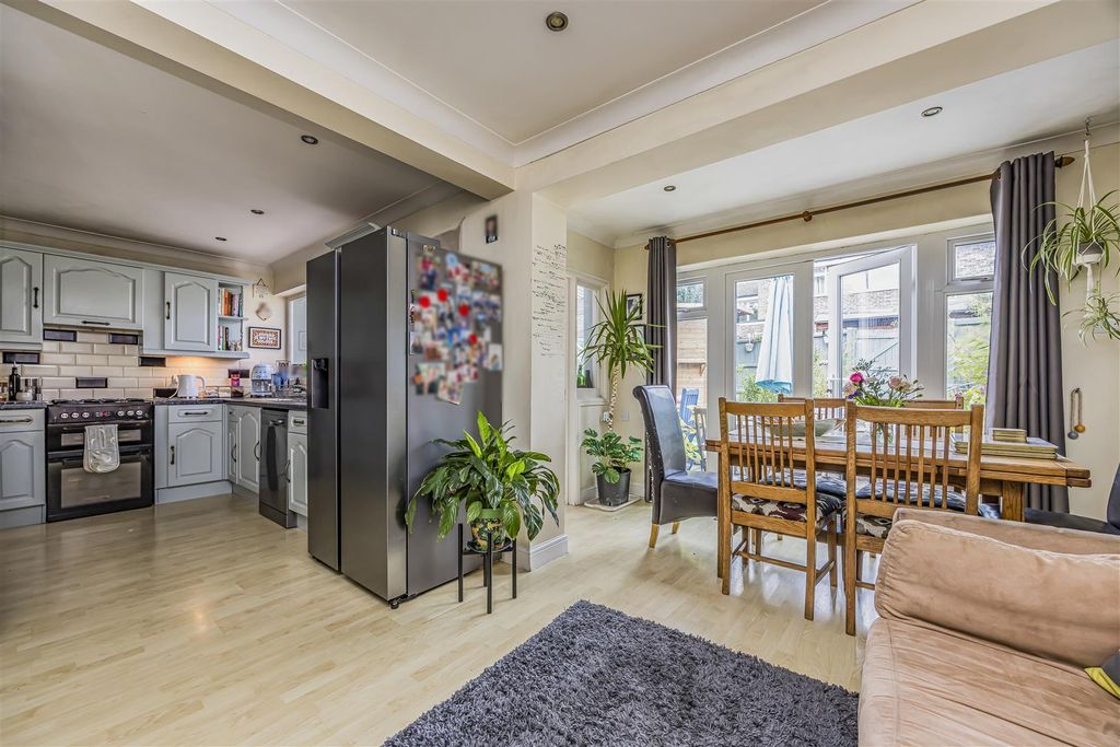 Property photo 3 of 14 Woolmer Street, Emsworth-Porticomarketing-Nexa-15.