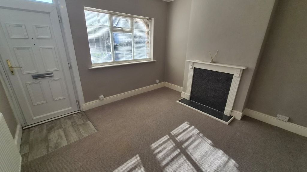 Property photo 2 of 14 Picture No. 16
