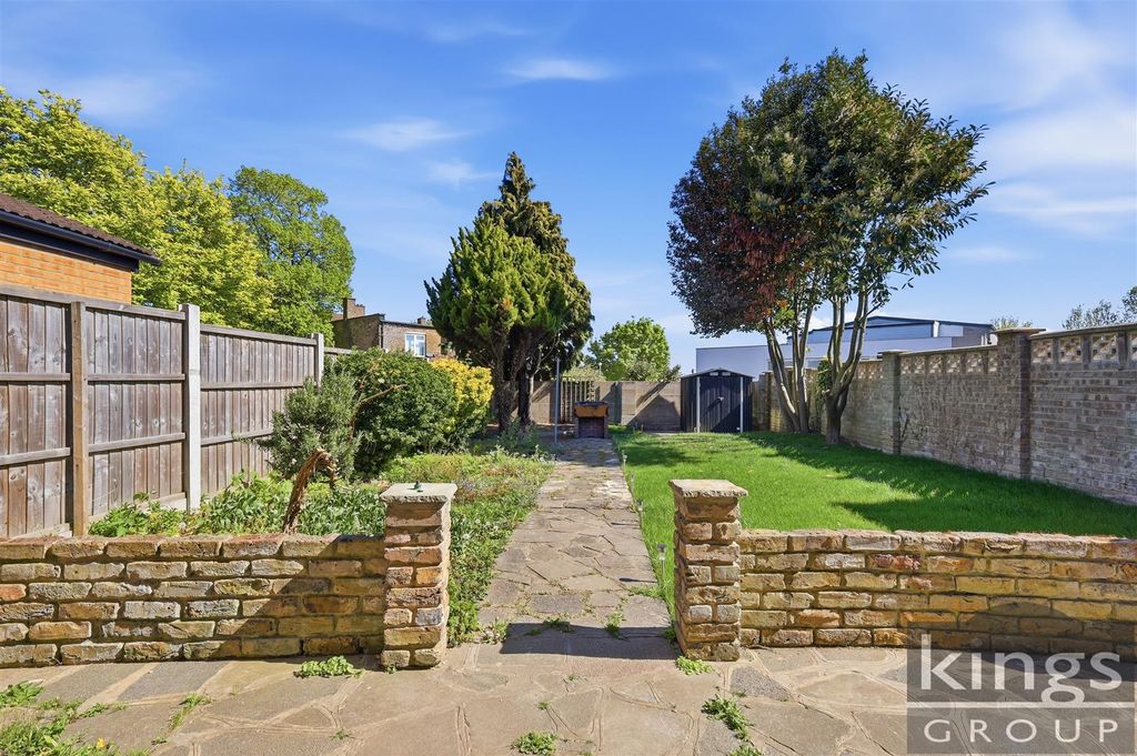 Property photo 2 of 18