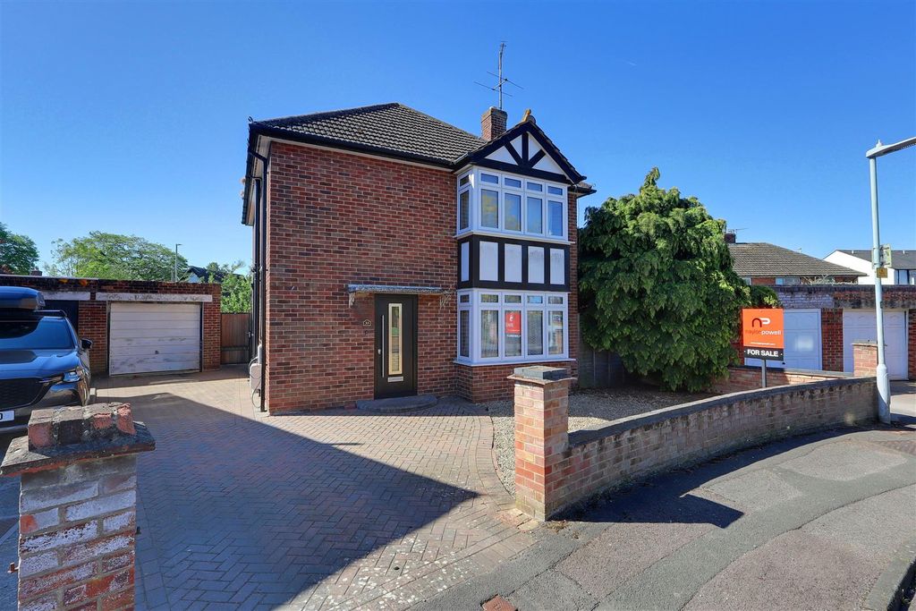 Property photo 1 of 11
