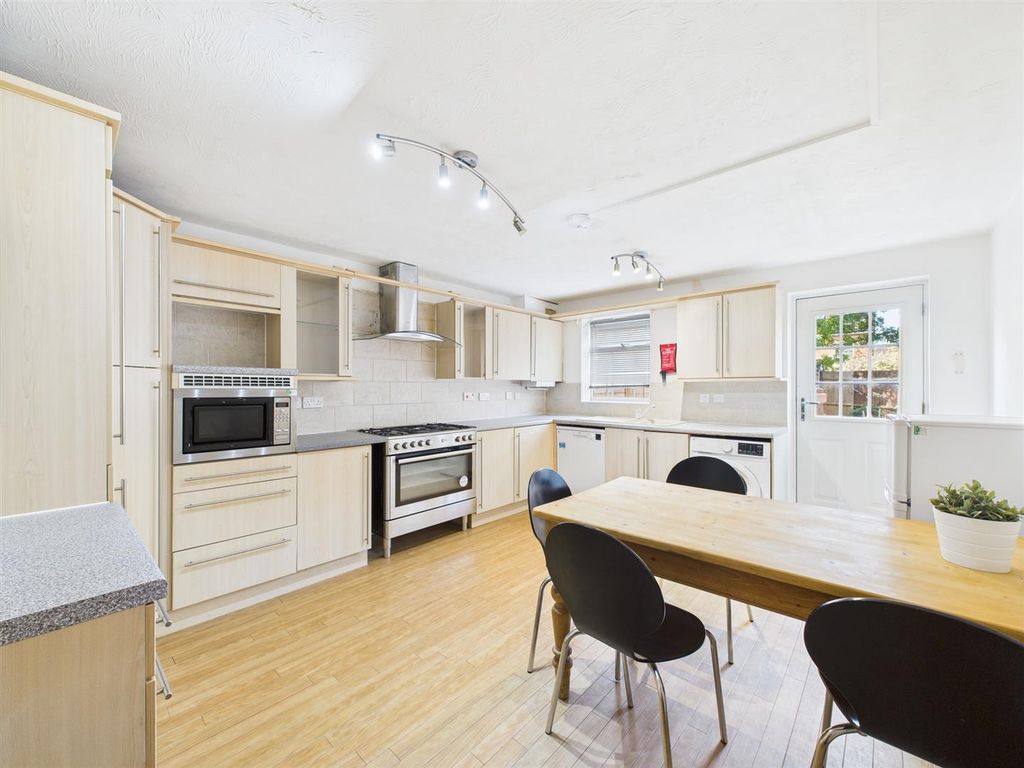 Property photo 1 of 9 Cam04063G0-Pr0112-Still003.Jpg