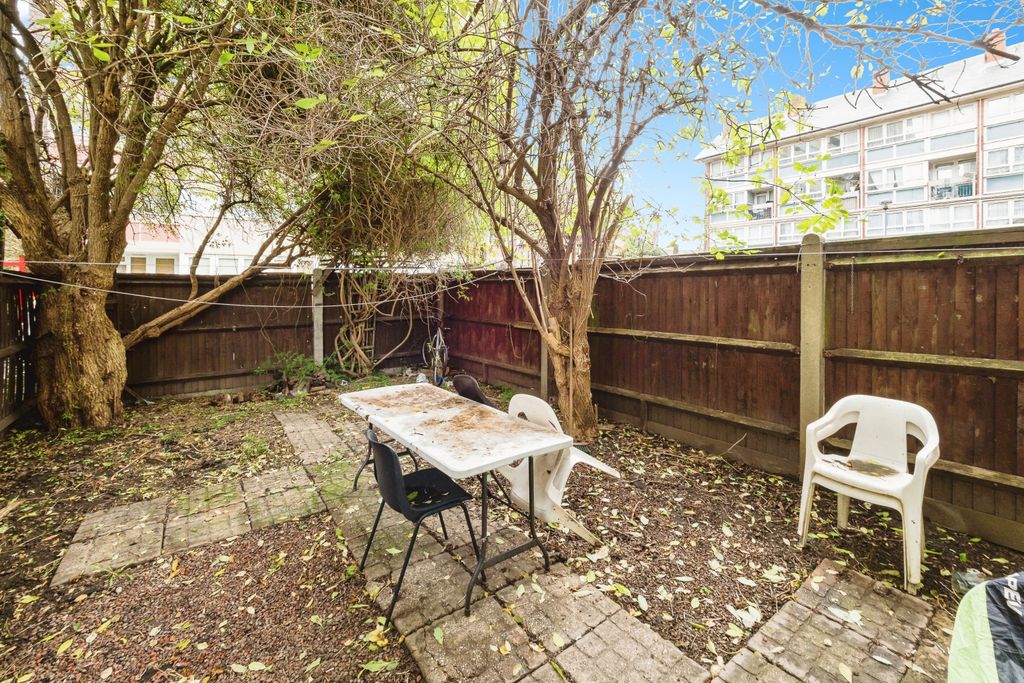 Property photo 3 of 15 Garden