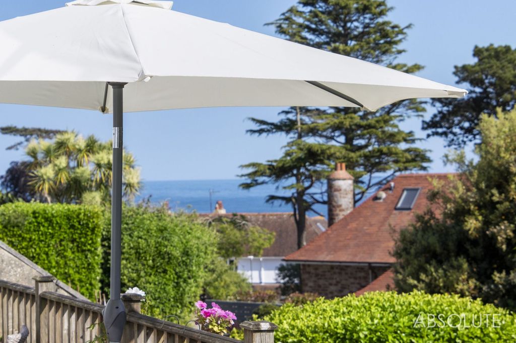 Property photo 1 of 31