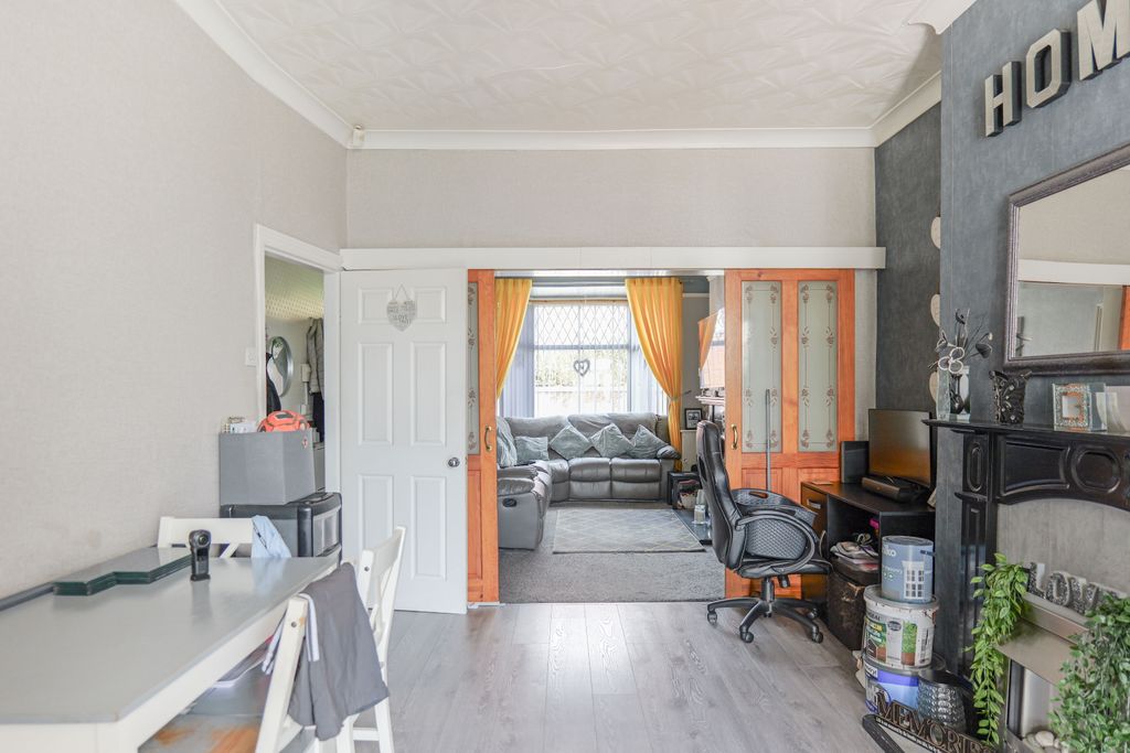 Property photo 3 of 31
