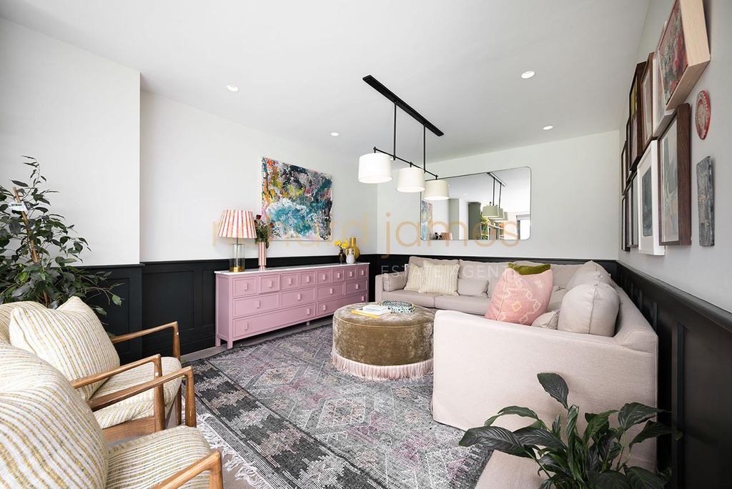 Property photo 3 of 19 W04.Jpg