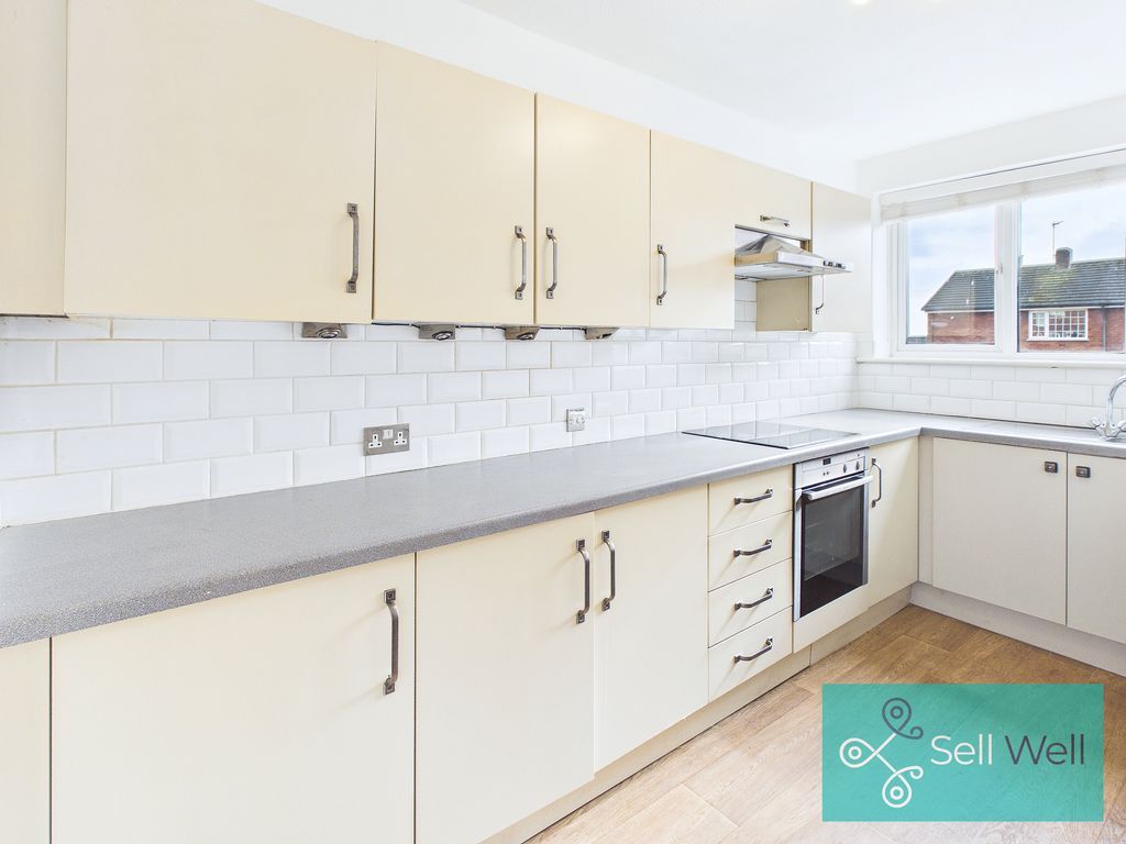 Property photo 2 of 18 Kitchen