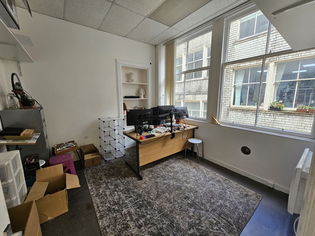Property photo 3 of 4