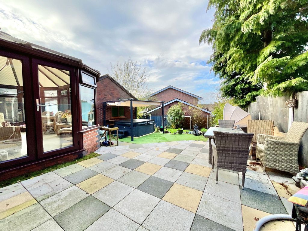 Property photo 3 of 27