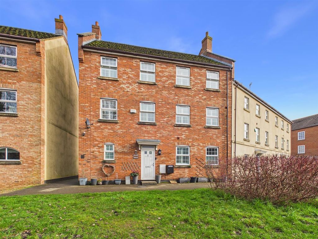 Property photo 1 of 16 Cam02435G0-Pr0148-Still041.Jpg