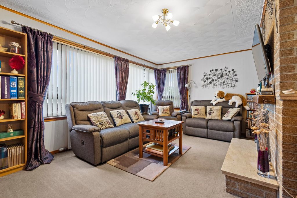 Property photo 3 of 24