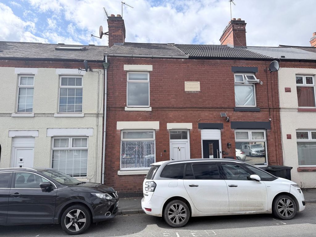 Property photo 1 of 12 The Common, Barwell