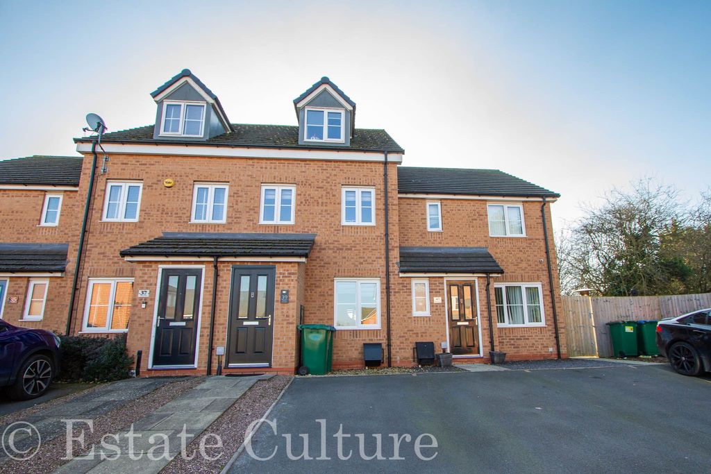 Property photo 1 of 28