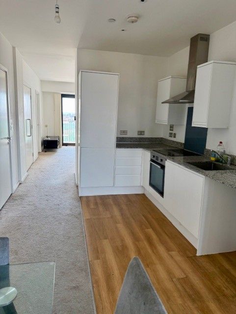 Property photo 3 of 10 Kitchen