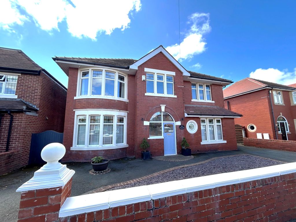 Property photo 1 of 34