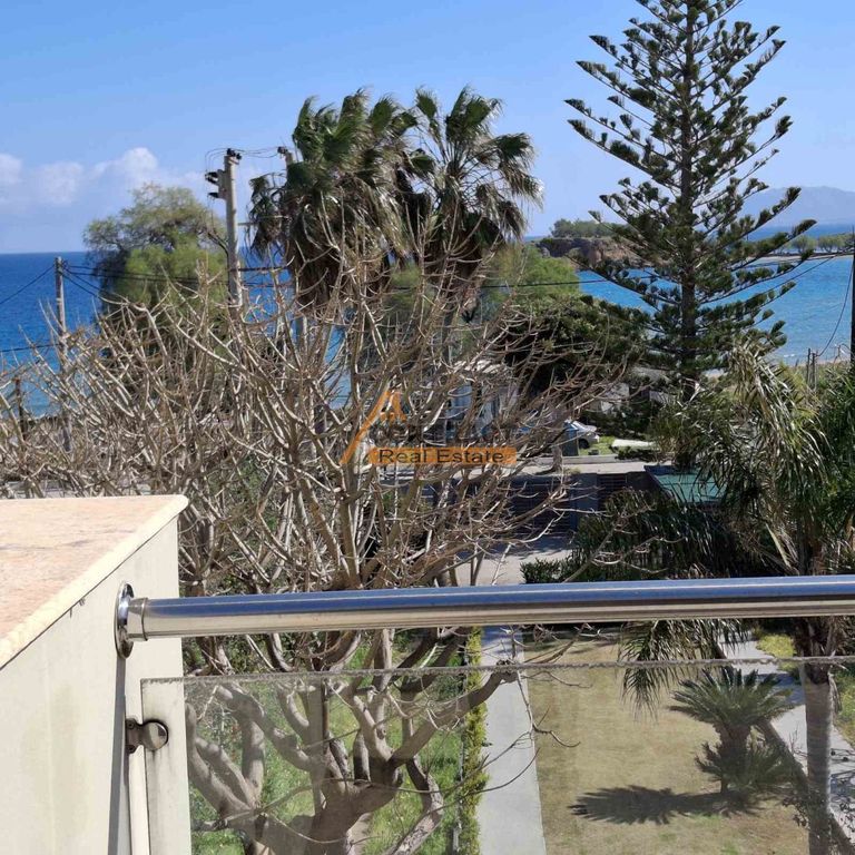 Property photo 1 of 28 Maisonette, 285 Sq, For Sale