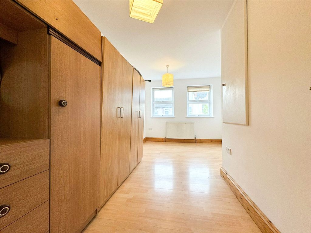 Property photo 3 of 7 Picture No. 13