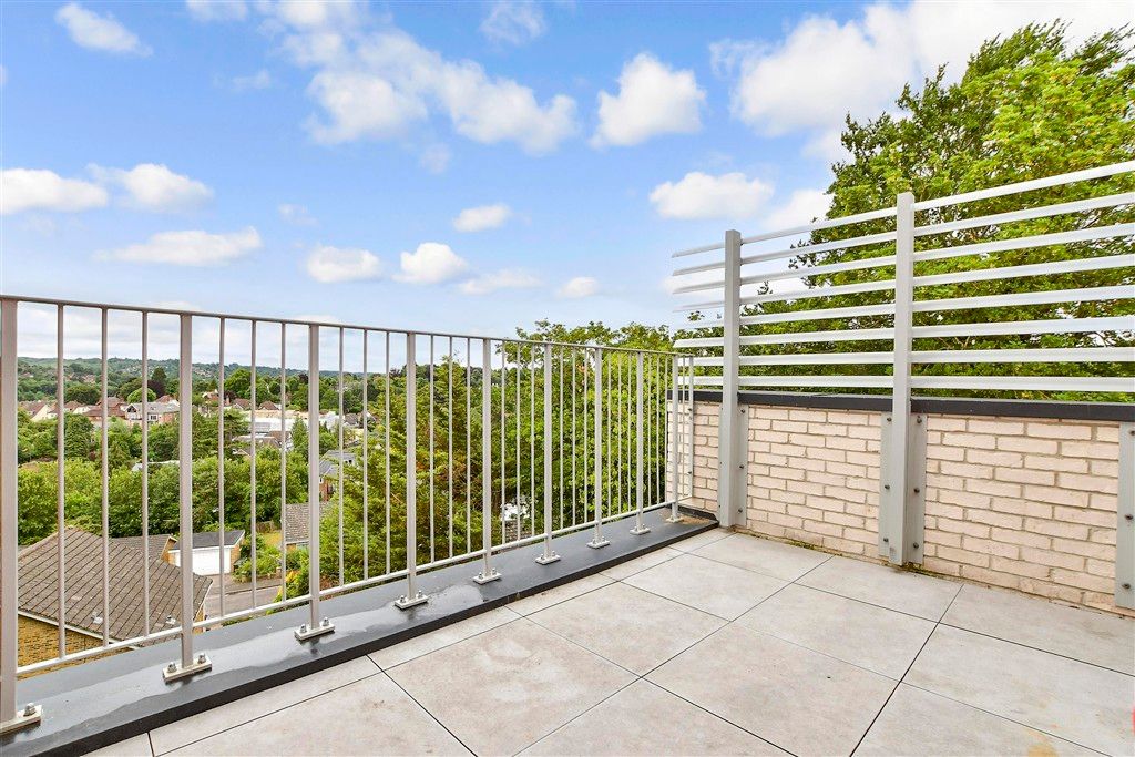 Property photo 2 of 9 Balcony / Terrace