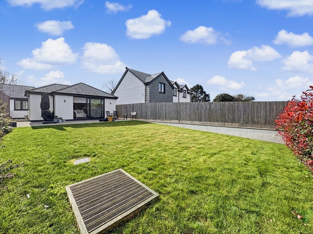 Property photo 3 of 25 4909178