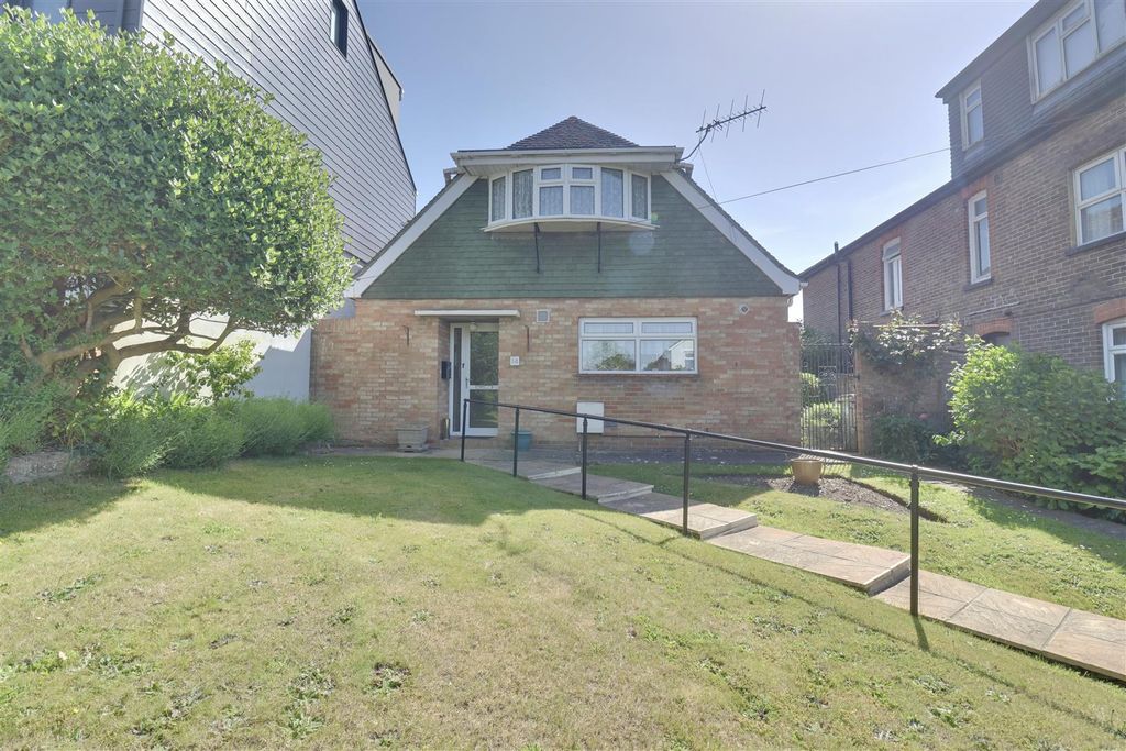 Property photo 2 of 30 B9Df4E59-CD30-4Cb1-Aed6-51Dd1C3CC6C5_1_201_A.Jpeg