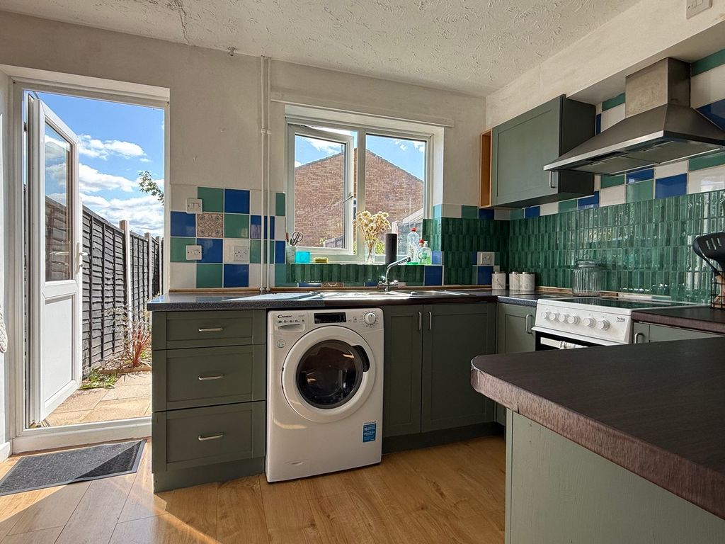 Property photo 3 of 11