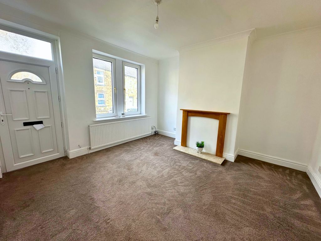 Property photo 1 of 9 28 Queens Avenue, Old Town, Barnsley, S75 2Az