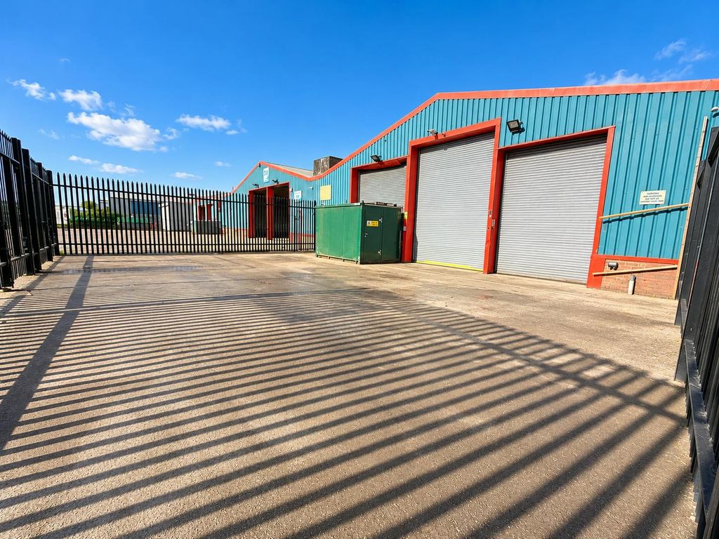 Property photo 2 of 24 4Ea934B4-12F3-4d97-8E56-Dfe66c8B92d0.Png