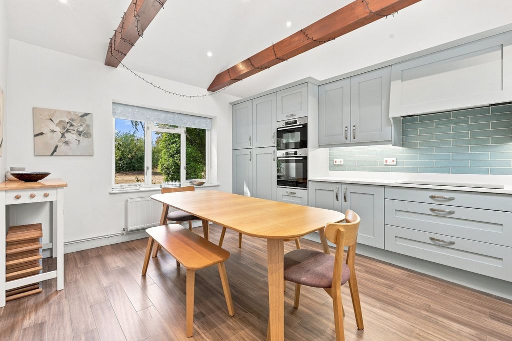 Property photo 3 of 17 Kitchen/Dining
