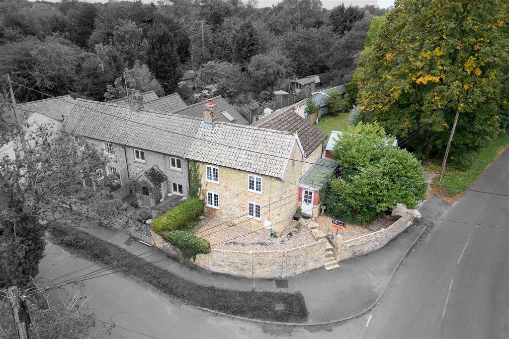 Property photo 2 of 31 2 Church Lane Dullingham--6.Jpg