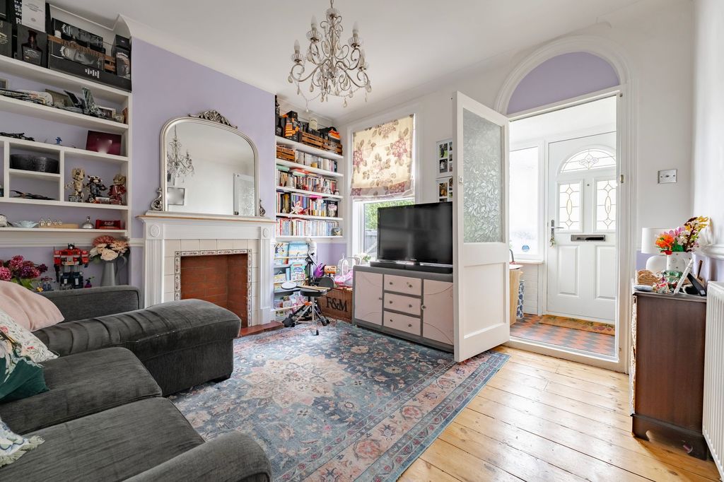 Property photo 2 of 13