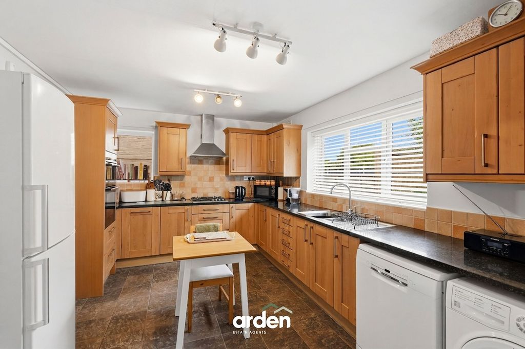 Property photo 2 of 14