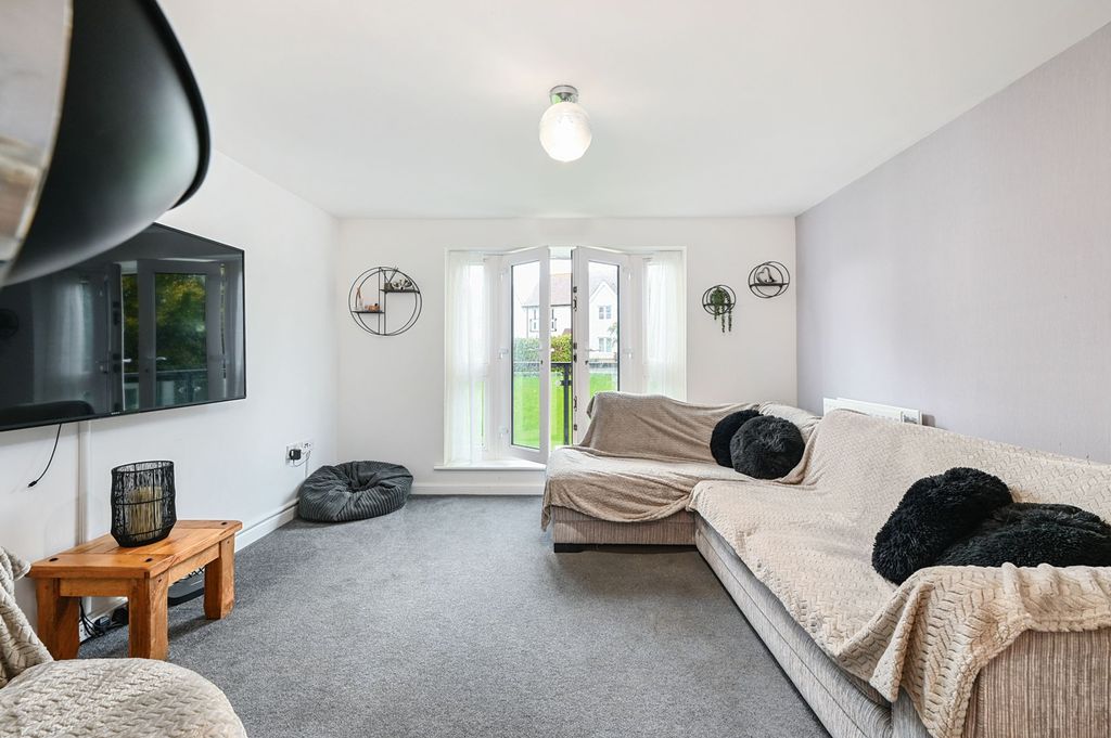 Property photo 3 of 24