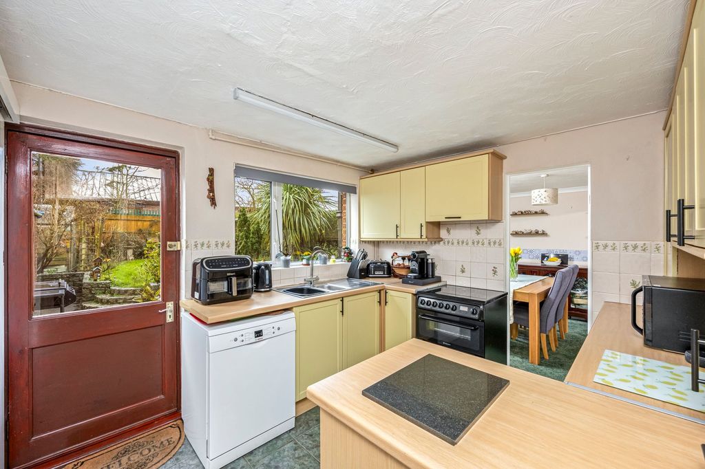 Property photo 2 of 22